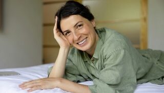 Neurocosmética femenina: bienestar integral en la premenopausia y menopausia